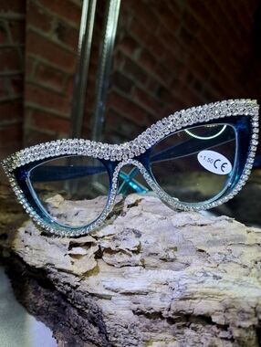 1:50 Blue Rhinestone Cat-Eye READING
